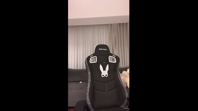 Tavsan Logolu Koltukta Kalça Costuruyor Onlyfans · Nehirpp İfşa Videosu